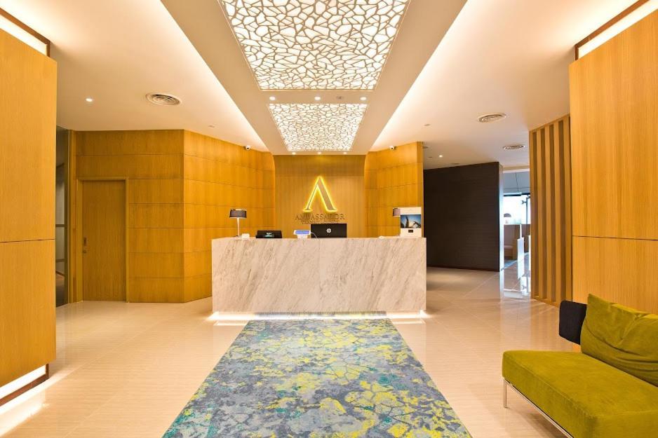 Ambassador Transit Lounge Terminal 2 Hotel Singapore Bagian luar foto