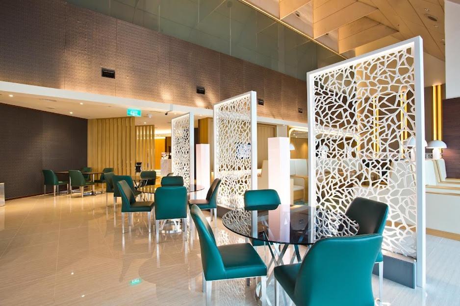 Ambassador Transit Lounge Terminal 2 Hotel Singapore Bagian luar foto