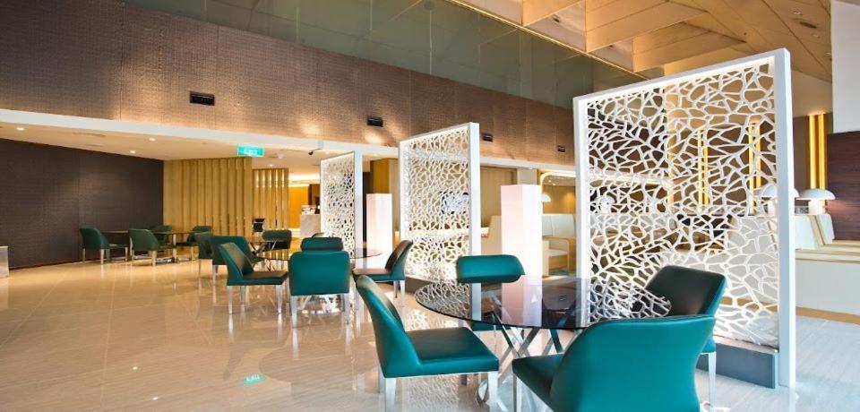 Ambassador Transit Lounge Terminal 2 Hotel Singapore Bagian luar foto